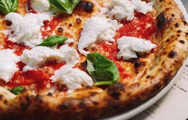 The Delicacy of Authentic Italian Pizzas