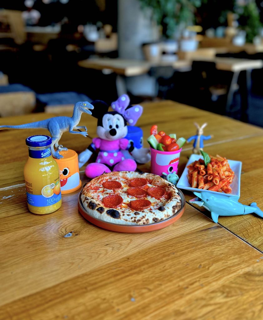 kids free pizza